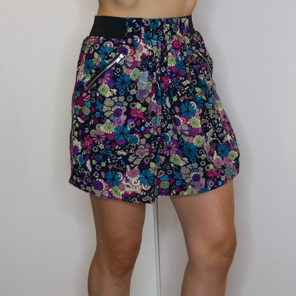 Multicolor Floral Skirt with Pockets & Elastic Waist Size S - Picture 3 of 9